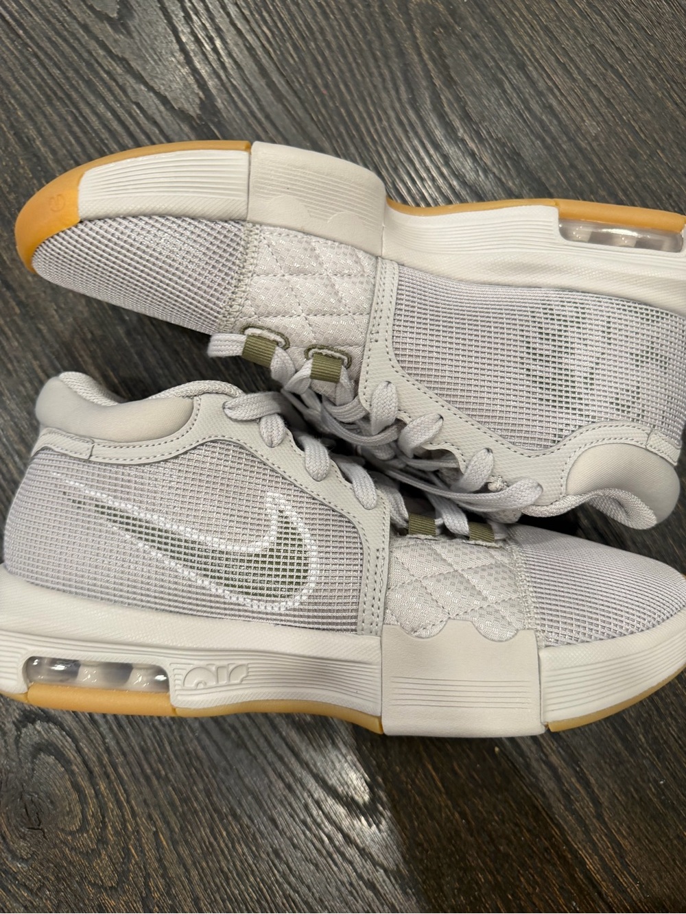Nike Lebron Witness VIII 8 Basketball Shoes Mens 8 Grey Lt Iron